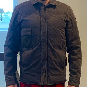 Mint condition men’s Nobis Noah Shirt Jacket in size medium